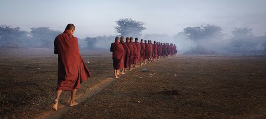 Etiquette for visiting pagoda in Myanmar